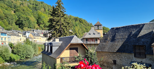 Arreau au pied des cols d'Aspin