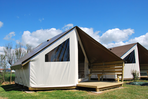 Réservez votre séjour en camping Paradis à la Faute sur Mer en Vendée et profitez de la piscine couverte