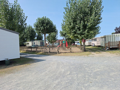 Envie d'une escapade ? Choisissez CAMPING DE LA BUETTE où notre équipe vous accueille