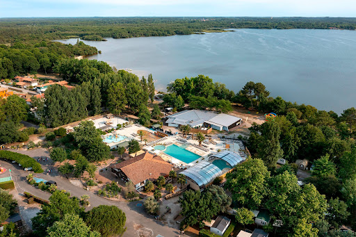 Profitez de vos vacances au camping Le Col Vert à Vielle-Saint-Girons et détendez-vous en famille dans ce camping en Aquitaine