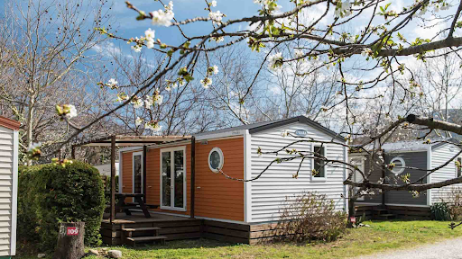 CAMPING LES CERISIERS est à Céret