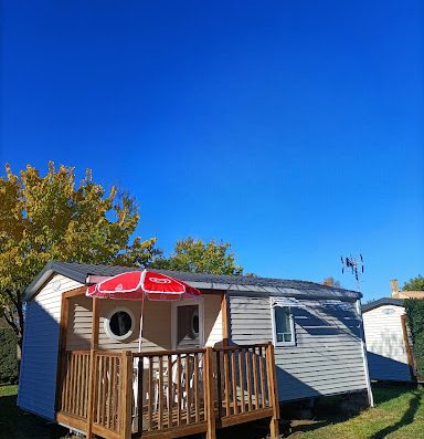 Camping La Rouvière Les Pins à Vagnas en Ardèche