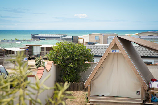 Site Officiel | Réservez vos vacances face à l'Océan aux Sables d'Olonne en Vendée au camping Chadotel La Dune des Sables.