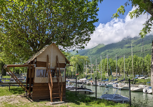 Au bord du lac du Bourget en Savoie