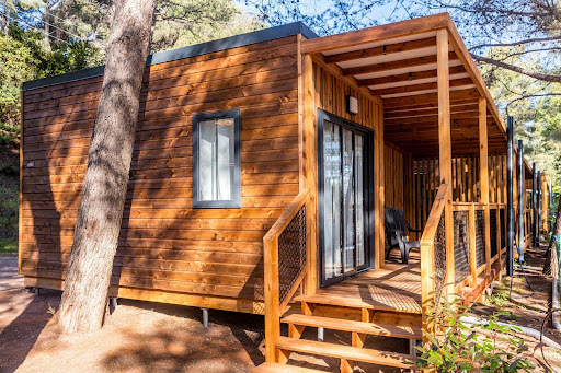 Camping Homair - La presqu'île **** situé à Saint Mandrier dans le Var – Découvrez son espace aquatique et ses mobil-homes de qualité..