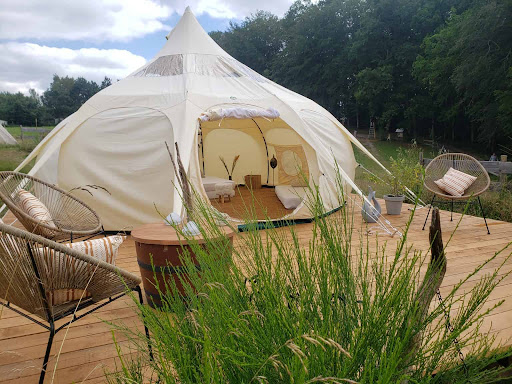 LES TIPIS DE CANTALES - Habitations insolites en bordure de lac. Venez vivre un moment inoubliable en Dôme