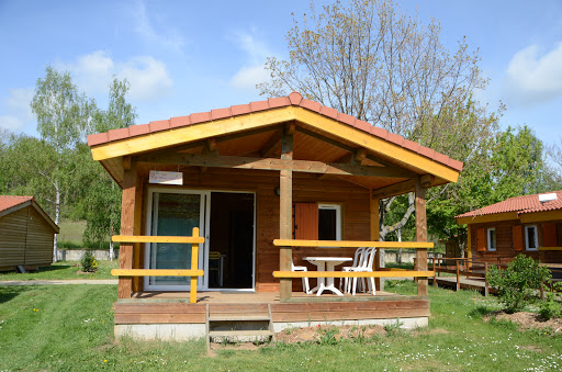 Camping auvergne Le pont d'Allagnon situé à la limite Puy de dome Haute Loire et proche du Cantal