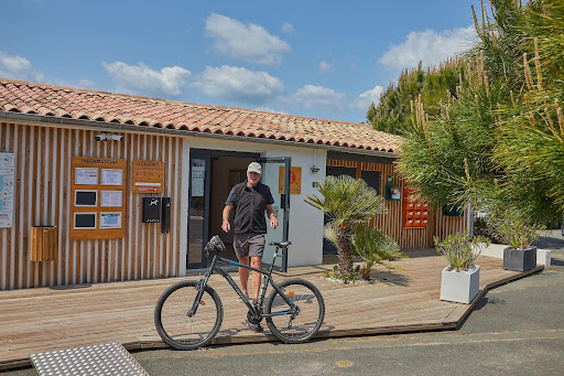 Camping La Côte Sauvage à Saint-Clément-des-Baleines sur l'Île de Ré. Camping à proximité de la plage