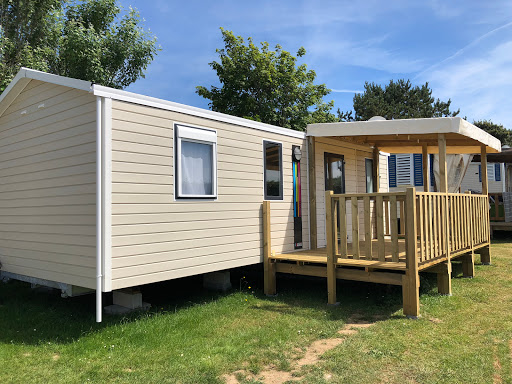 Camping Bretagne - Séjour dans la baie de Douardenez - Location hébergement vacances sur le camping 4 étoiles la Mer d’Iroise à Plomodiern dans le Finistère Sud.