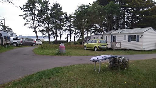 Camping de la plage de Trez Rouz Finistère Camaret Presqu'ile de Crozon Bretagne Camping bord de plage bord de mer piscine couverte chauffée