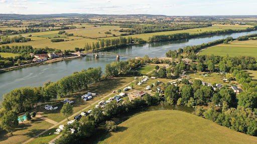 Pour des vacances en camping ou une location d'hébergement en Bourgogne