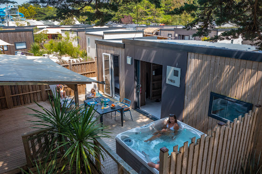 Découvrez notre camping de bord de mer à Penmarc'h dans le Finistère sud en Bretagne. Espace aquatique et fitness