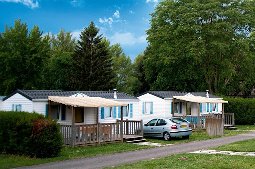 Camping L'Île du Rhin à Biesheim dans le Haut-Rhin. Camping à proximité d'Europa-Park et de la ville de Strasbourg. Tarifs & Réservation.