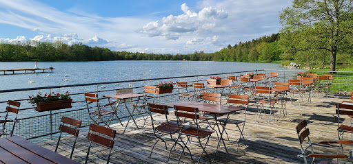 SITE officiel du plan d’eau de COURTAVON. DÉCOUVREZ les activités sur le lac ou réserver une table au restaurant les 2 barges. PROFITEZ d’un moment de détente en famille autour d’un des plus beau lac d’ALSACE : COURTAVON